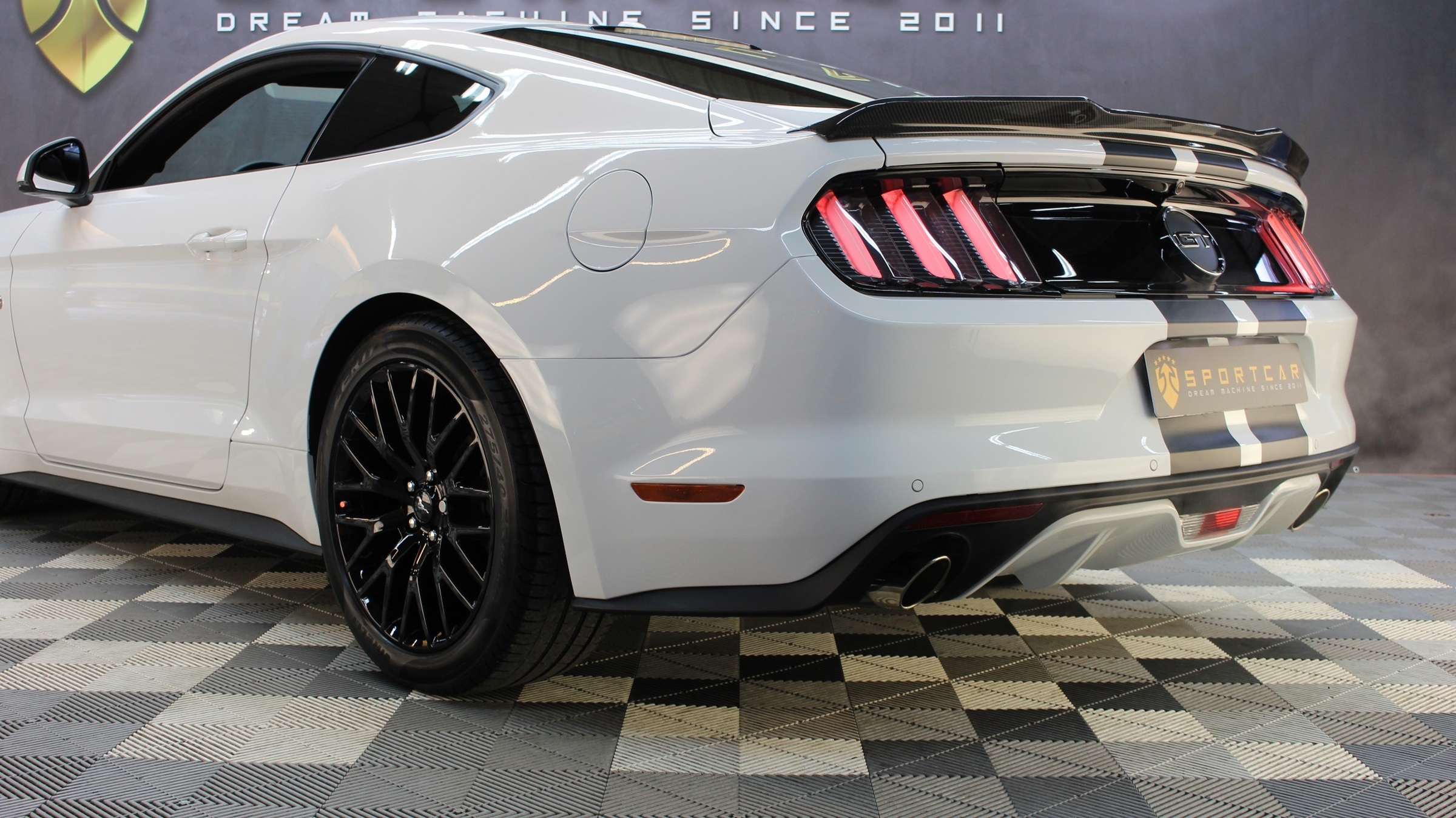 Ford mustang gt 5